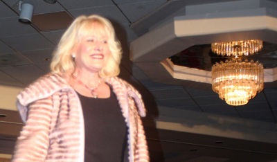 suzanne arnold