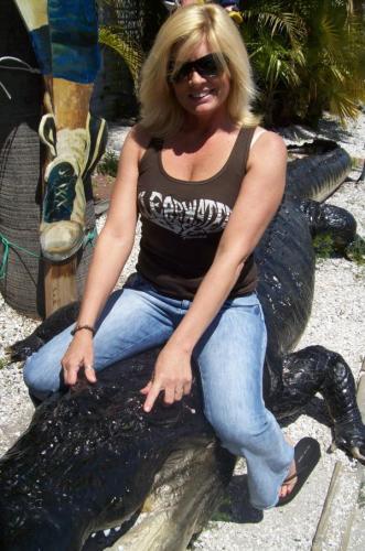 Saundra Colville