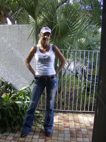 sandra aaron